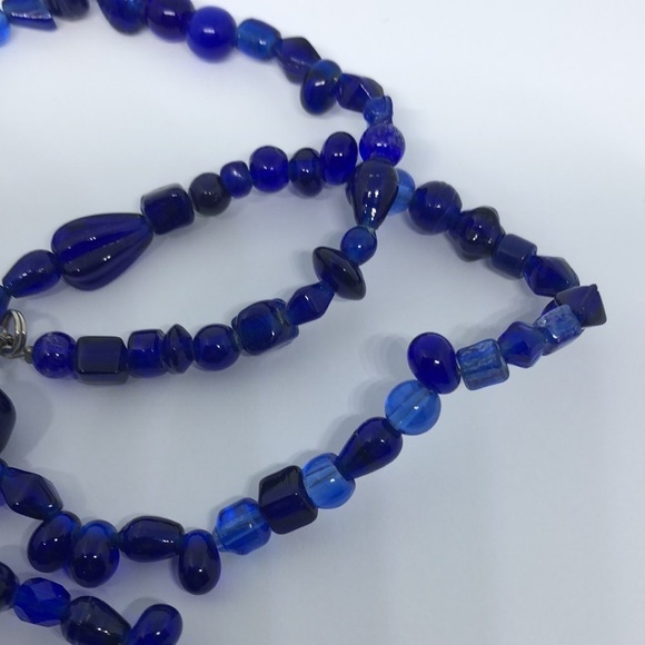 VINTAGE artisan cobalt blue art glass necklace with cross pendant - Picture 3 of 5